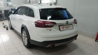 Opel Insignia 2014 года, 121 368 км - вид 4