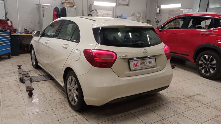 Mercedes-Benz A-класс 2015 года, 140 000 км - вид 4
