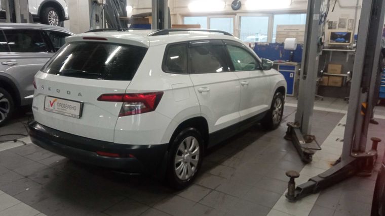 Skoda Karoq 2021 года, 31 000 км - вид 3