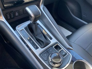 Mitsubishi Pajero Sport 2019 года, 140 015 км - вид 13