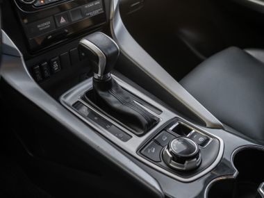 Mitsubishi Pajero Sport 2017 года, 152 108 км - вид 11