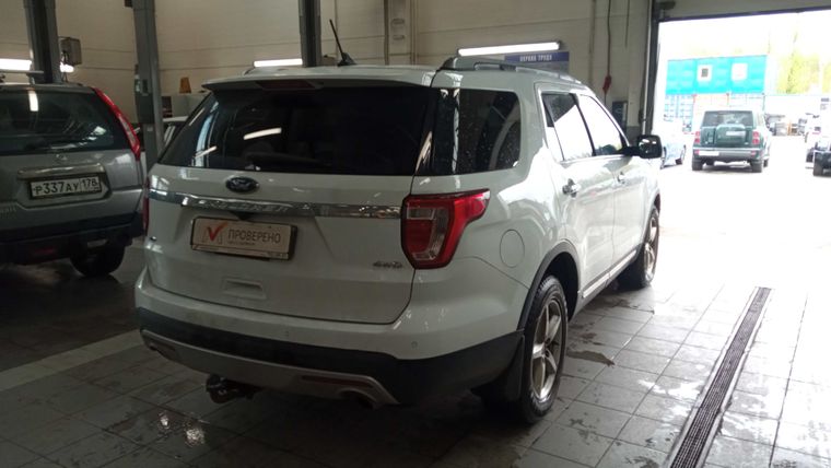 Ford Explorer 2017 года, 197 479 км - вид 3