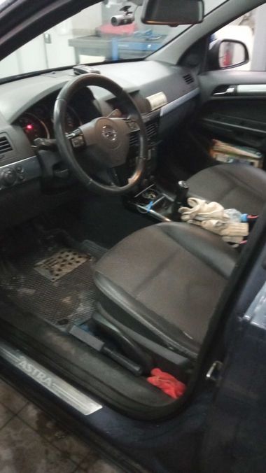 Opel Astra 2010 года, 218 000 км - вид 5