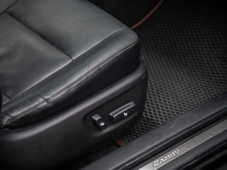 Toyota Camry 2015 года, 227 000 км - вид 17