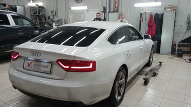 Audi A5 2012 года, 250 000 км - вид 3