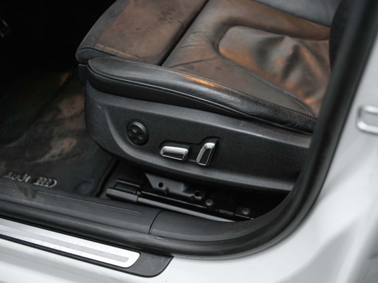 Audi A5 2012 года, 250 000 км - вид 11