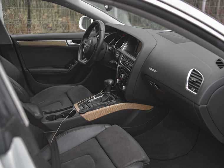 Audi A5 2012 года, 250 000 км - вид 13