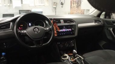 Volkswagen Tiguan 2020 года, 135 705 км - вид 5