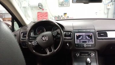 Volkswagen Touareg 2013 года, 127 425 км - вид 5
