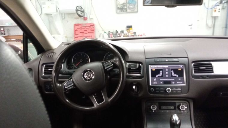 Volkswagen Touareg 2013 года, 127 425 км - вид 5