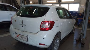 Renault Sandero 2018 года, 227 444 км - вид 3