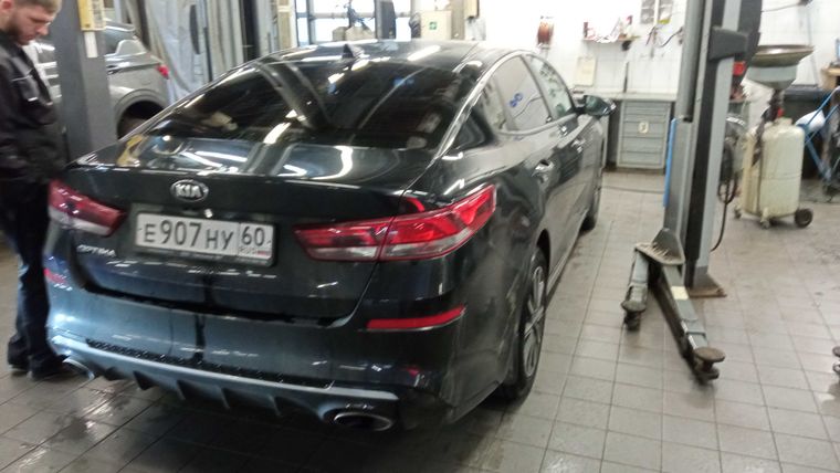 KIA Optima 2019 года, 80 368 км - вид 3