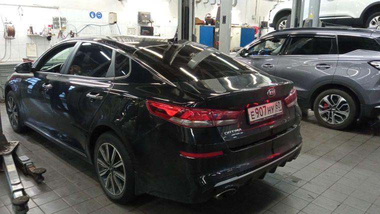 KIA Optima 2019 года, 80 368 км - вид 4