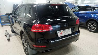 Volkswagen Touareg 2010 года, 261 909 км - вид 3