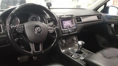 Volkswagen Touareg 2010 года, 261 909 км - вид 4