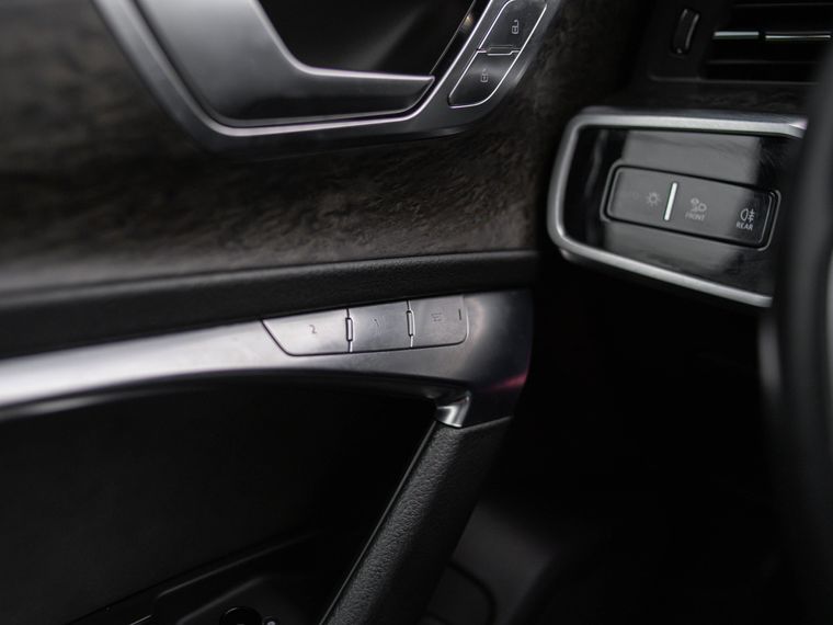 Audi A6 2018 года, 155 840 км - вид 12