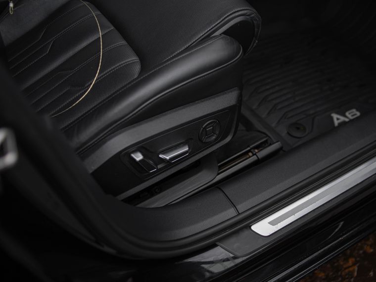 Audi A6 2018 года, 155 840 км - вид 17