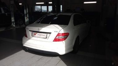 Mercedes-Benz C-класс 2010 года, 206 257 км - вид 3