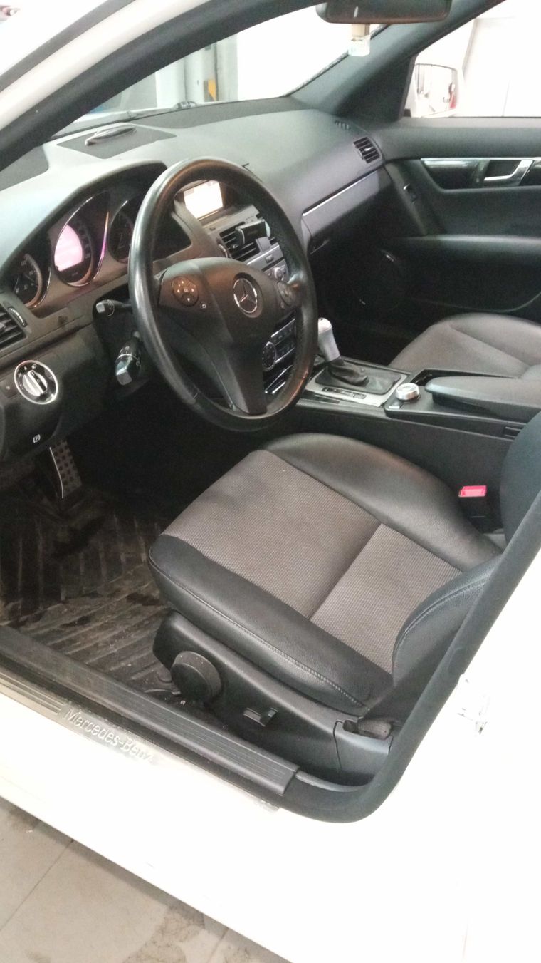Mercedes-Benz C-класс 2010 года, 206 257 км - вид 5