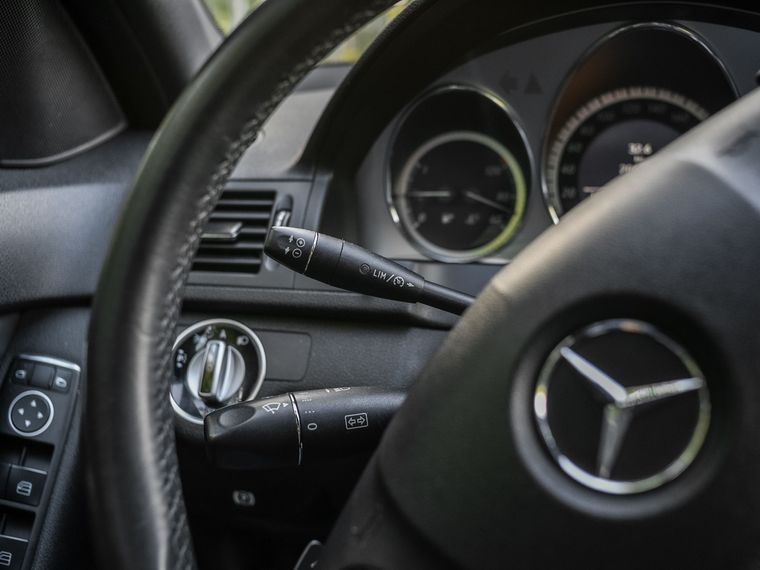 Mercedes-Benz C-класс 2010 года, 206 257 км - вид 6