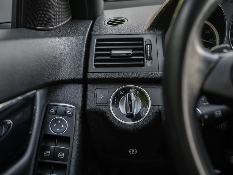 Mercedes-Benz C-класс 2010 года, 206 257 км - вид 11