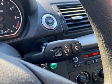 BMW 1 серия 2011 года, 135 637 км - вид 11