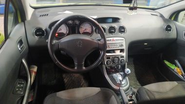 Peugeot 308 2008 года, 105 900 км - вид 5