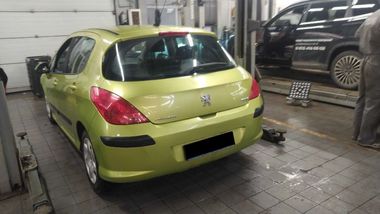 Peugeot 308 2008 года, 105 900 км - вид 4