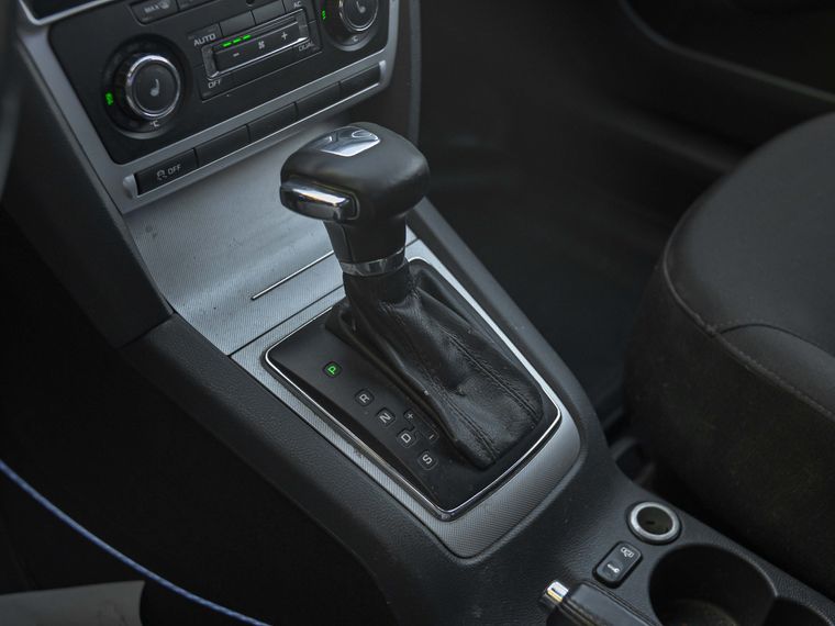 Skoda Octavia 2012 года, 215 517 км - вид 10