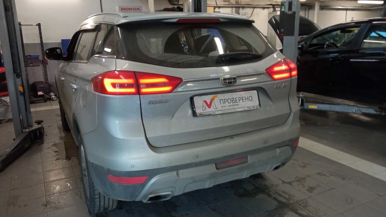 Geely Atlas 2018 года, 199 438 км - вид 4