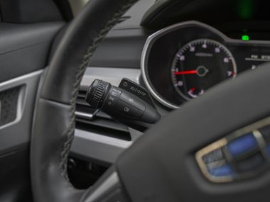 Geely Atlas 2018 года, 199 438 км - вид 6