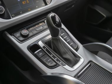 Geely Atlas 2018 года, 199 438 км - вид 9