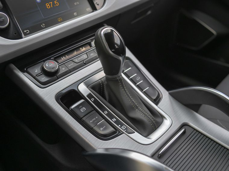 Geely Atlas 2018 года, 199 438 км - вид 9