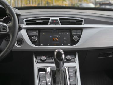 Geely Atlas 2018 года, 199 438 км - вид 8