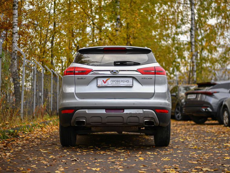 Geely Atlas 2018 года, 199 438 км - вид 4