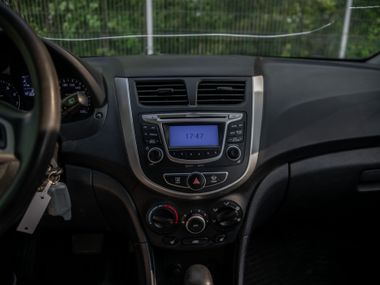 Hyundai Solaris 2013 года, 183 186 км - вид 7
