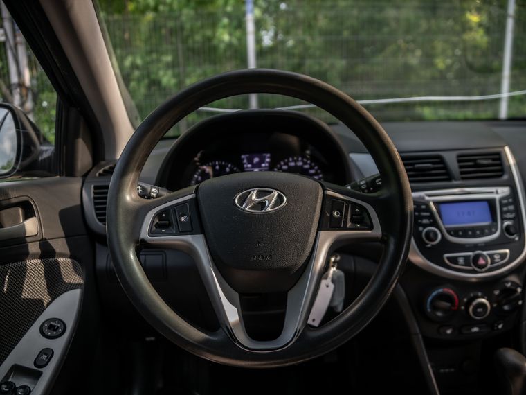 Hyundai Solaris 2013 года, 183 186 км - вид 6