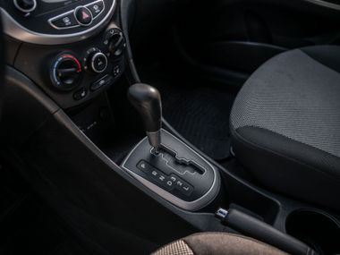 Hyundai Solaris 2013 года, 183 186 км - вид 8
