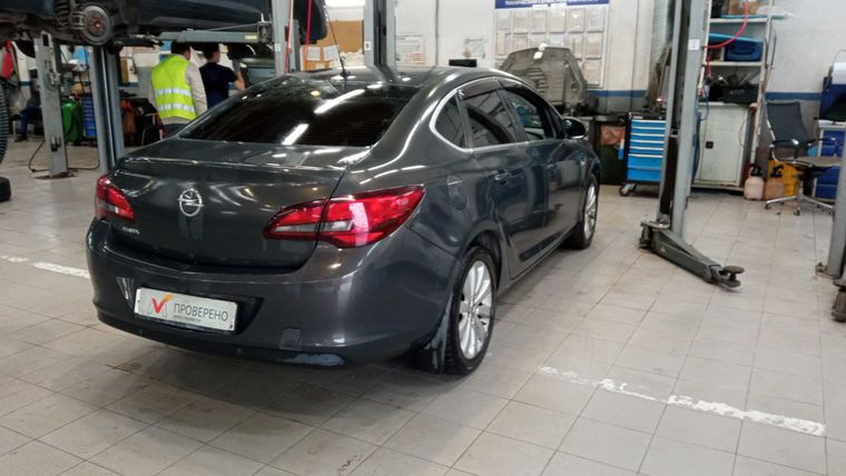 Opel Astra 2014 года, 128 525 км - вид 3