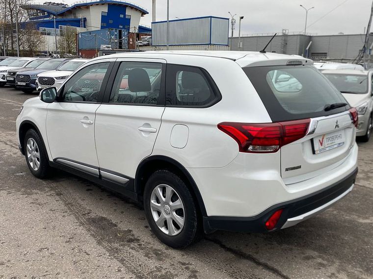 Mitsubishi Outlander 2016 года, 121 327 км - вид 7