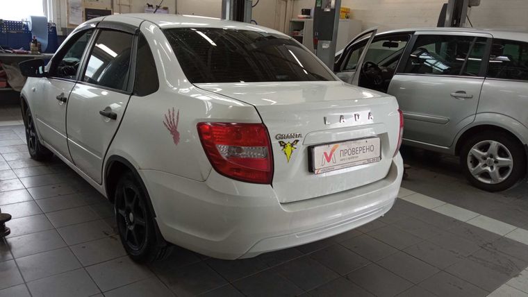 ВАЗ (LADA) Granta 2019 года, 105 677 км - вид 4