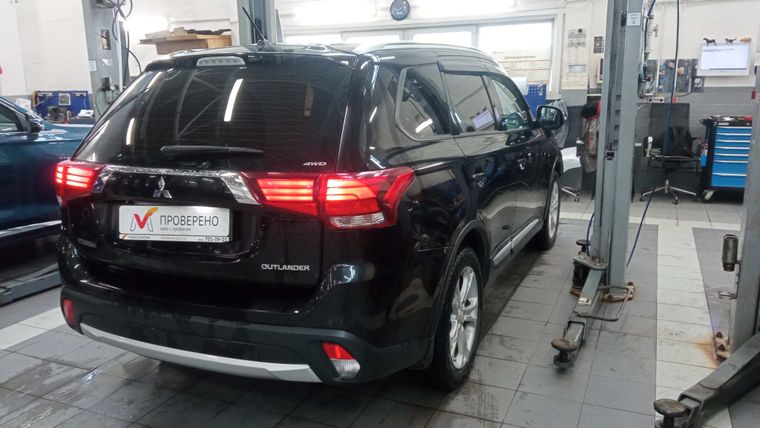 Mitsubishi Outlander 2015 года, 139 653 км - вид 3