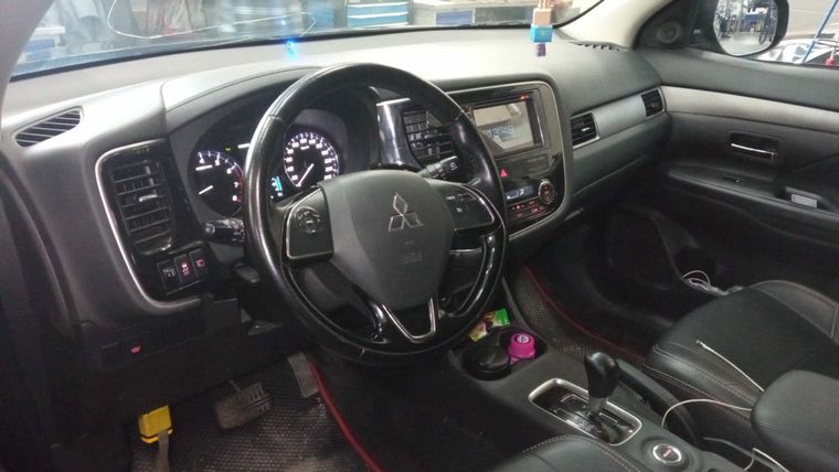 Mitsubishi Outlander 2015 года, 139 653 км - вид 5