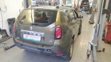 Renault Duster 2016 года, 181 296 км - вид 3