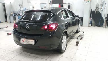 Opel Astra 2010 года, 159 239 км - вид 3