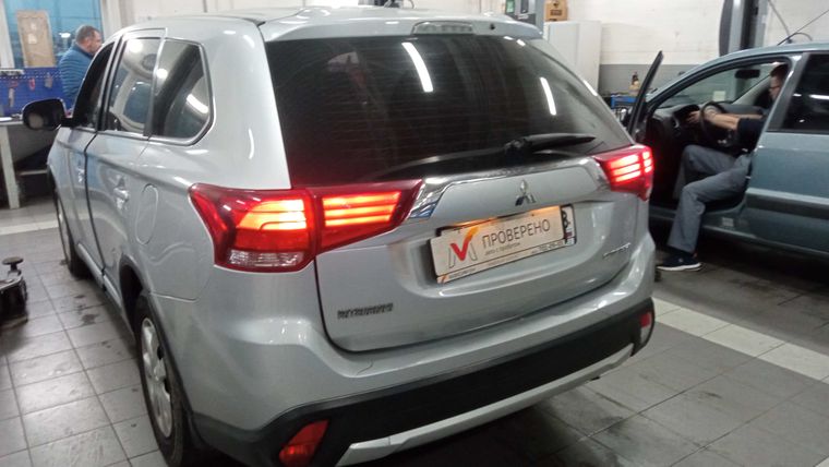 Mitsubishi Outlander 2016 года, 234 119 км - вид 4