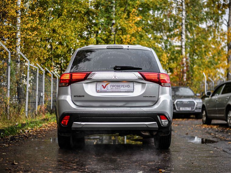 Mitsubishi Outlander 2016 года, 234 119 км - вид 4