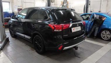 Mitsubishi Outlander 2016 года, 153 105 км - вид 4