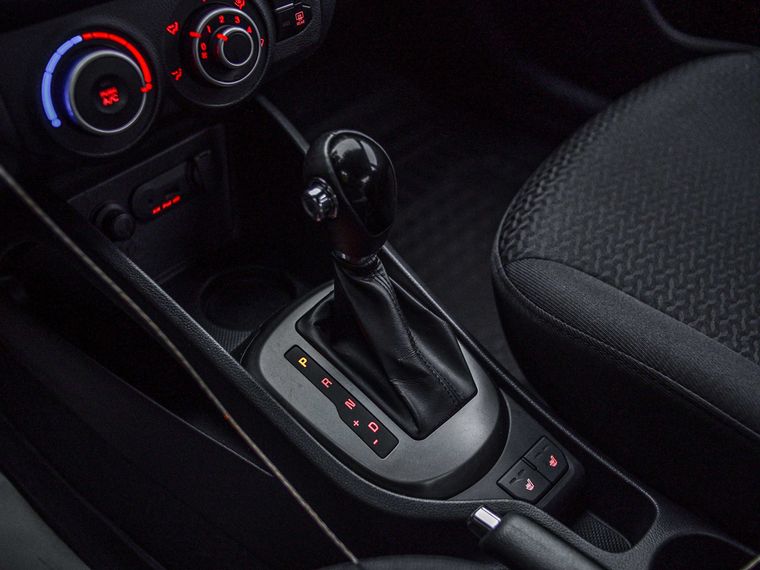 KIA Rio 2014 года, 110 449 км - вид 8