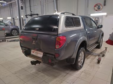 Mitsubishi L200 2008 года, 393 728 км - вид 3